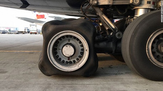 解密英国航空公司的空客A380在伦敦着陆时轮胎为何是方形的